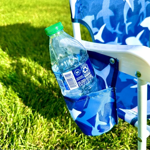 TOMMY BAHAMA Beach Chair Ages 3-6 Years Blue Shark Cup Holder Umbrella Foldable - Picture 7 of 8